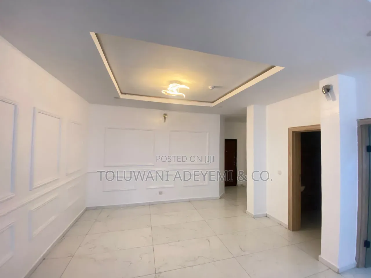 4bdrm Apartment in Banana Island Road, for rent