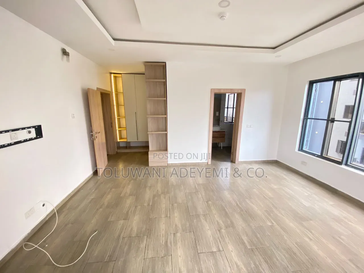 4bdrm Apartment in Banana Island Road, for rent