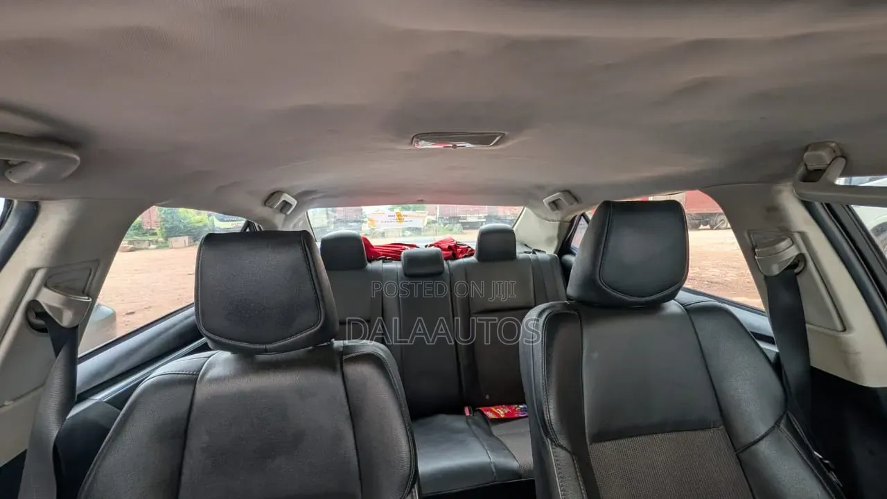 Toyota Corolla L 4dr Sedan (1.8L 4cyl 4A) 2014 Silver