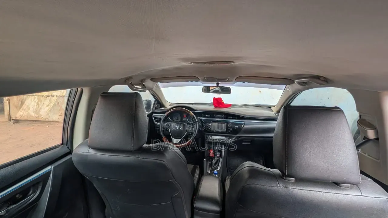 Toyota Corolla L 4dr Sedan (1.8L 4cyl 4A) 2014 Silver