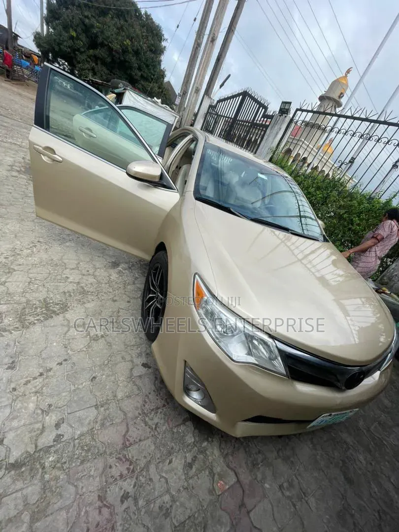 Toyota Camry 2013 Gold