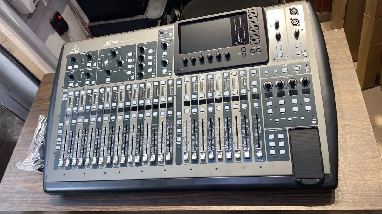 Behringer X32 40-Input, 25-Bus Digital Mixing Console