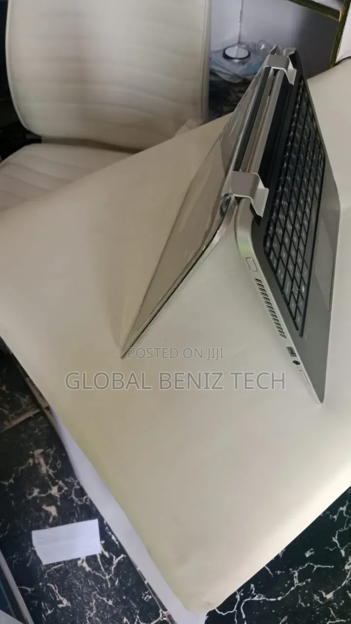 Laptop HP Pavilion x360 8GB AMD A8 HDD 500GB