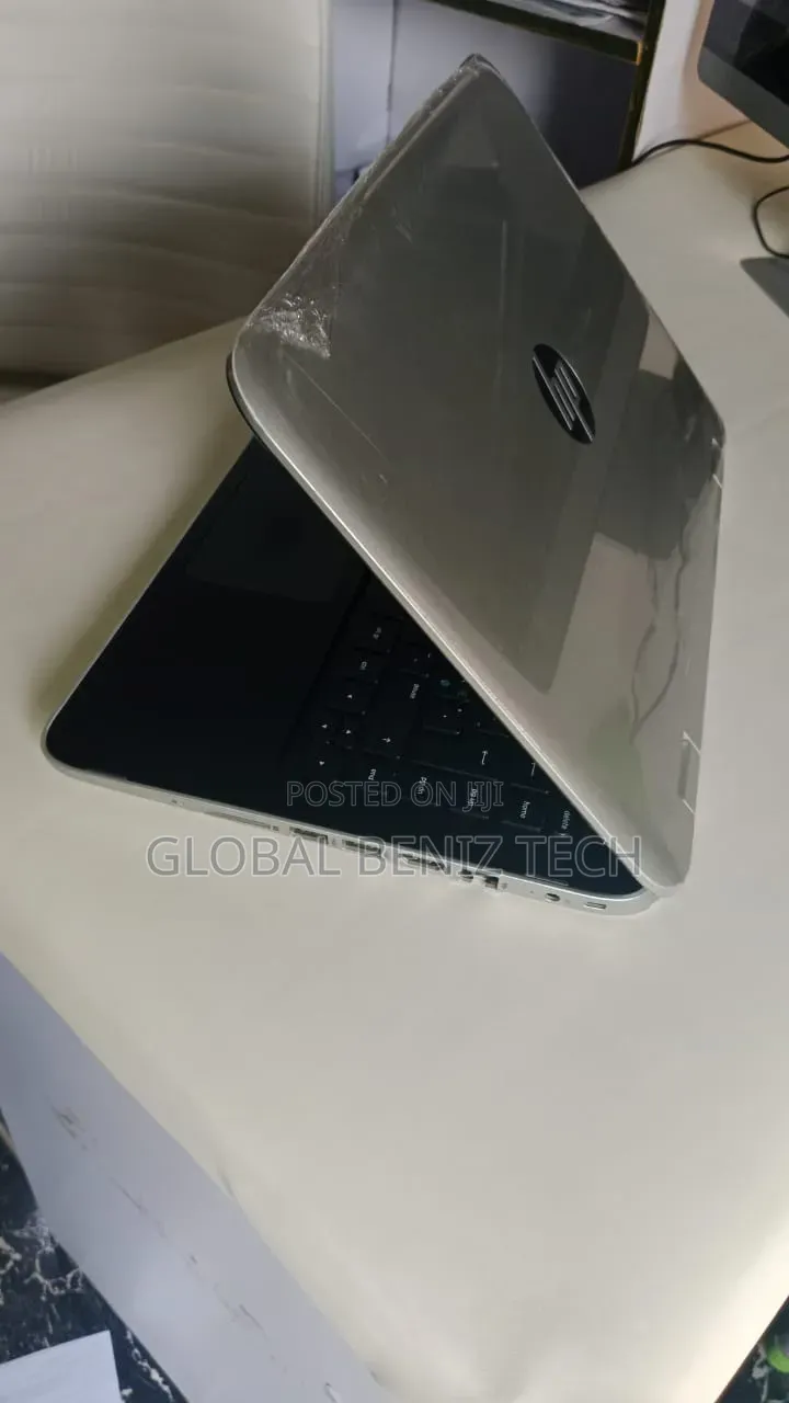 Laptop HP Pavilion x360 8GB AMD A8 HDD 500GB