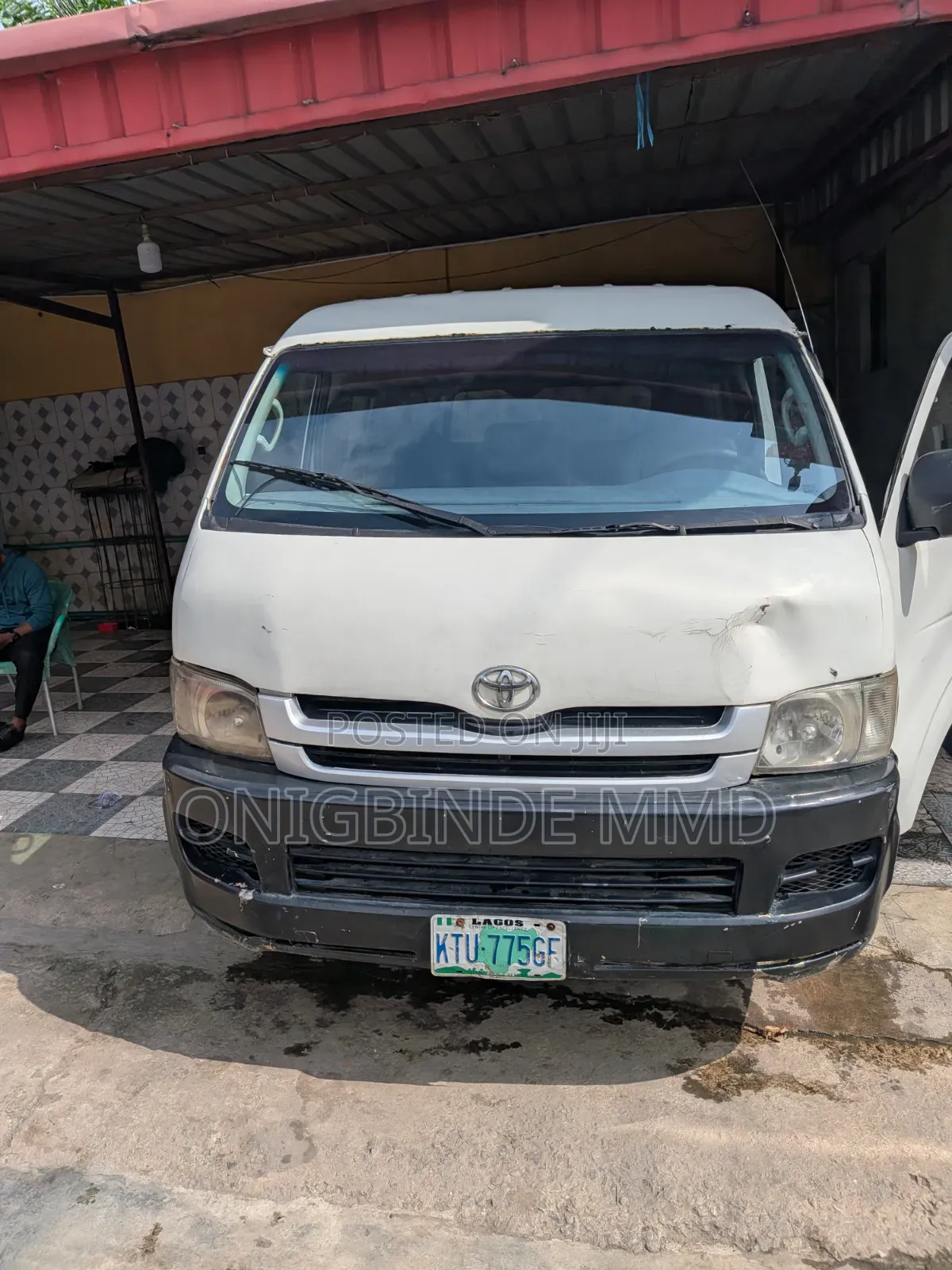 Toyota HiAce 2011 White