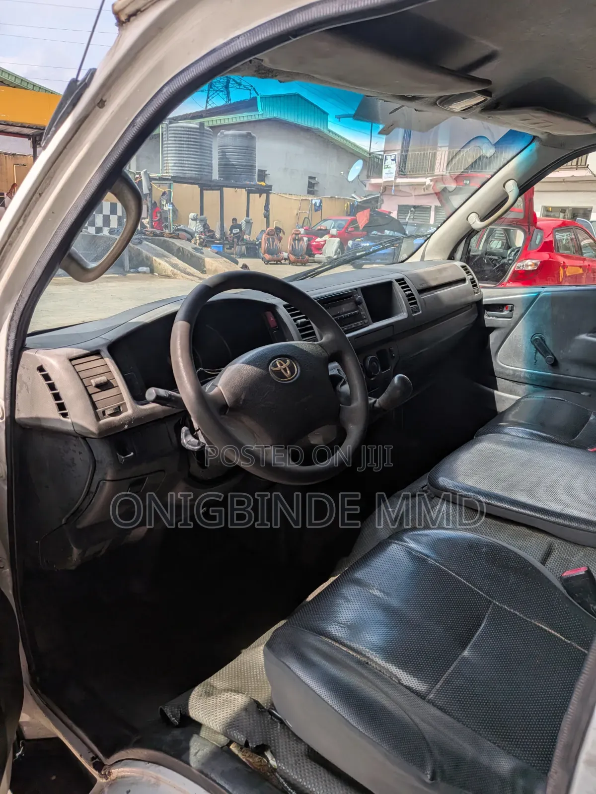 Toyota HiAce 2011 White