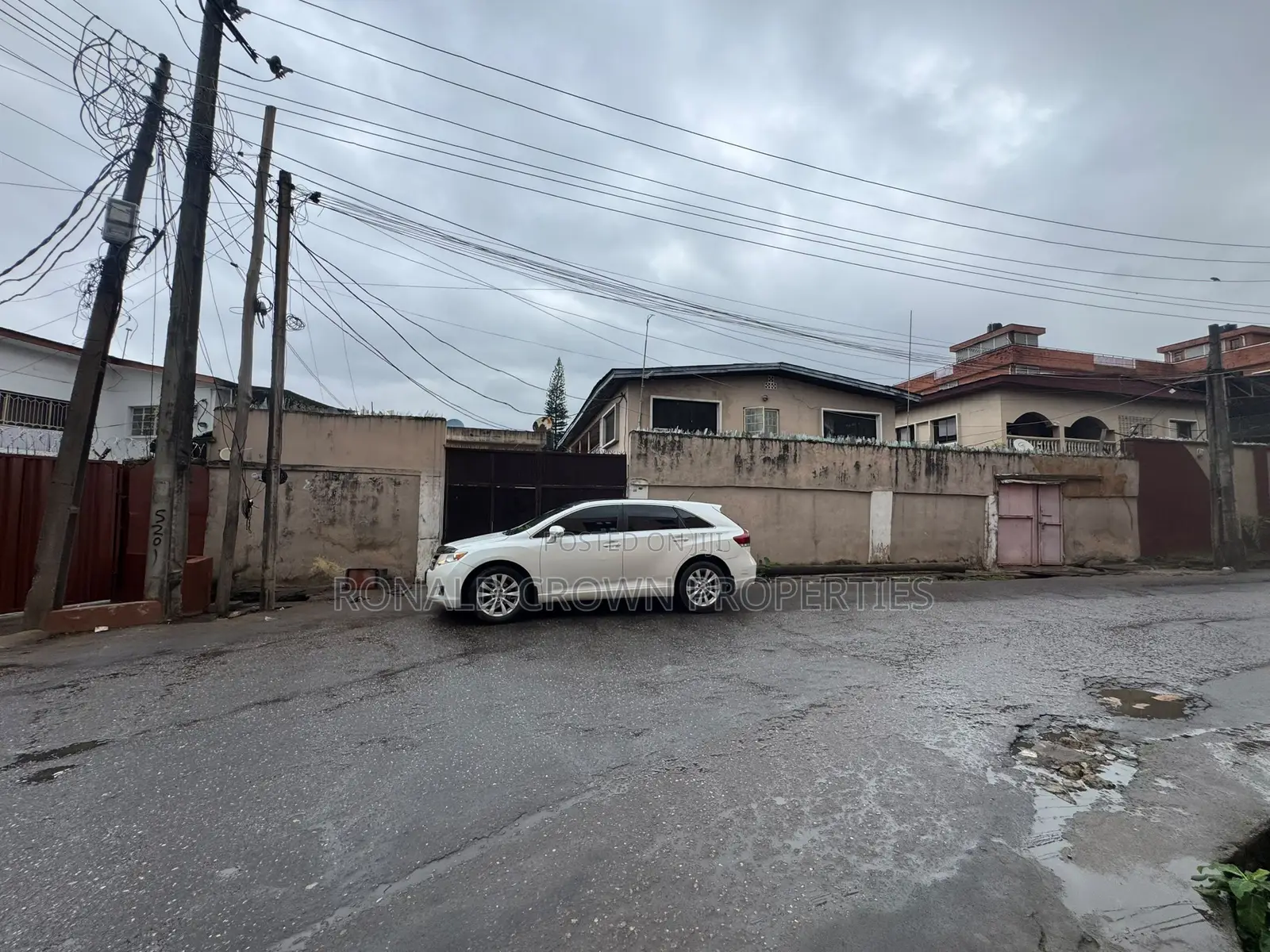 2bdrm Bungalow in Bye Pass Ilupeju for sale