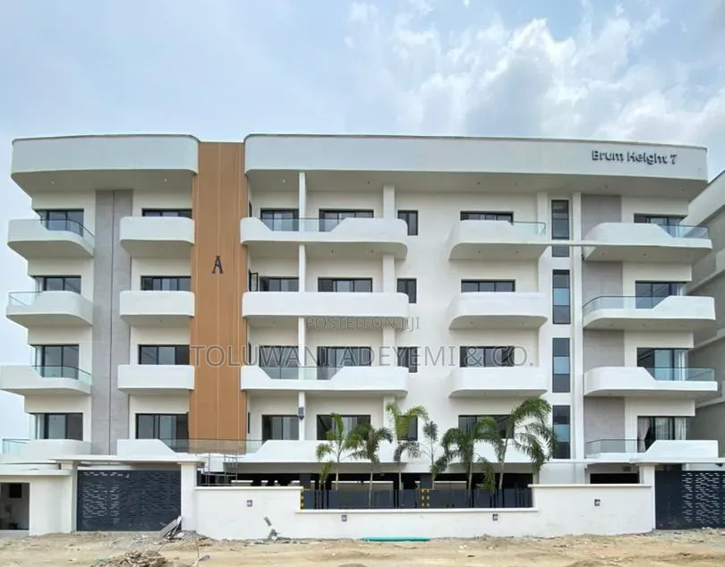 2bdrm Apartment in Lekki Phase 1 for rent