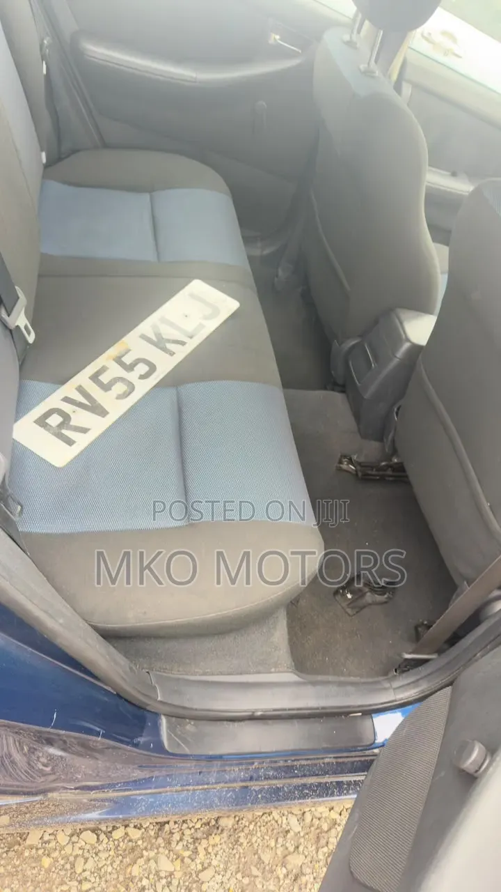 Toyota Corolla Liftback 2005 Blue
