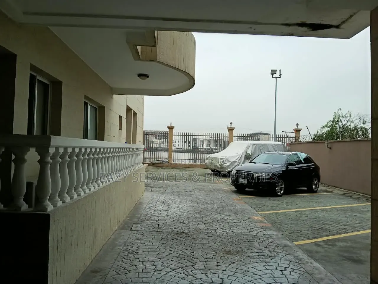 4bdrm Apartment in Banana Island Road for rent