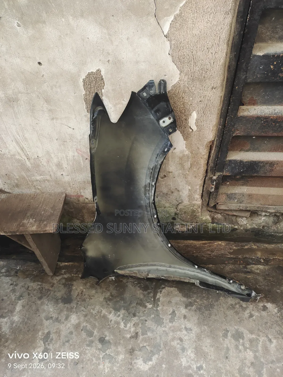 Front Fender Nissan Xtrail or Rouge