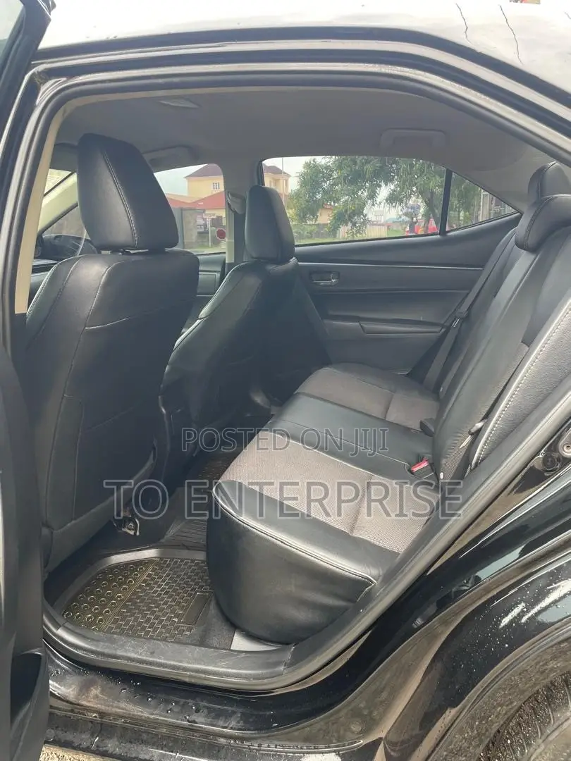 Toyota Corolla 2015 Black