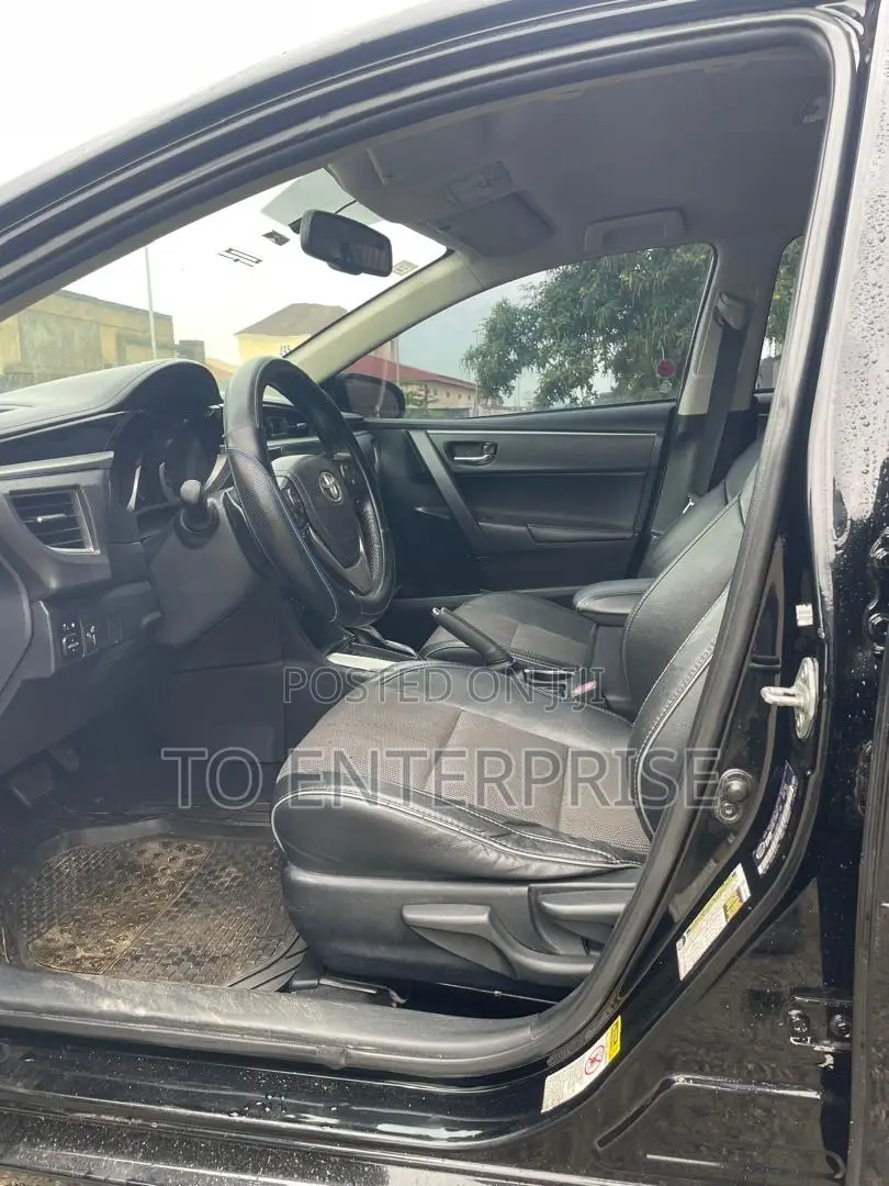 Toyota Corolla 2015 Black