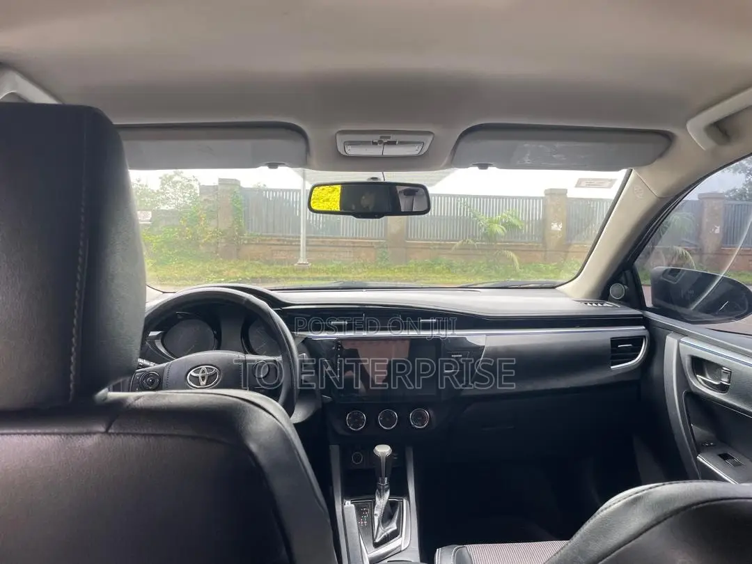Toyota Corolla 2015 Black