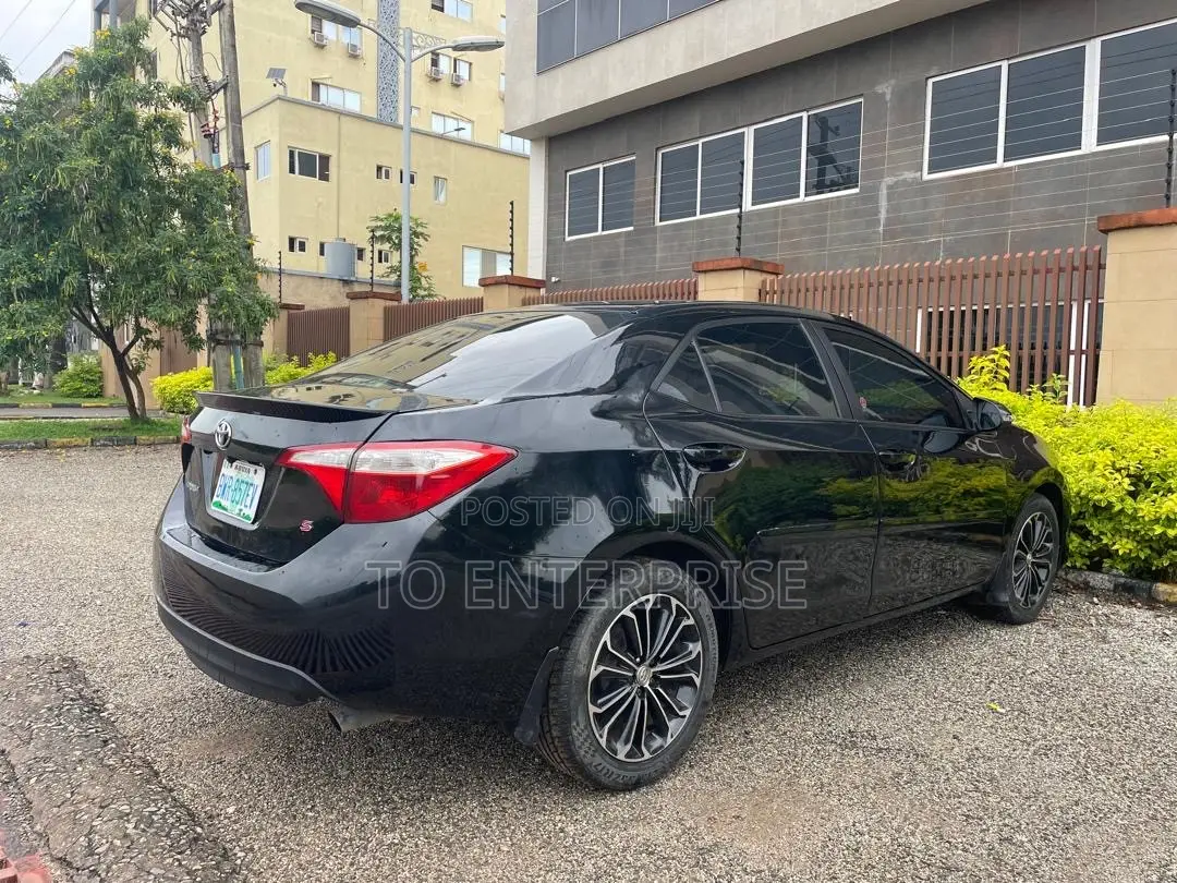 Toyota Corolla 2015 Black
