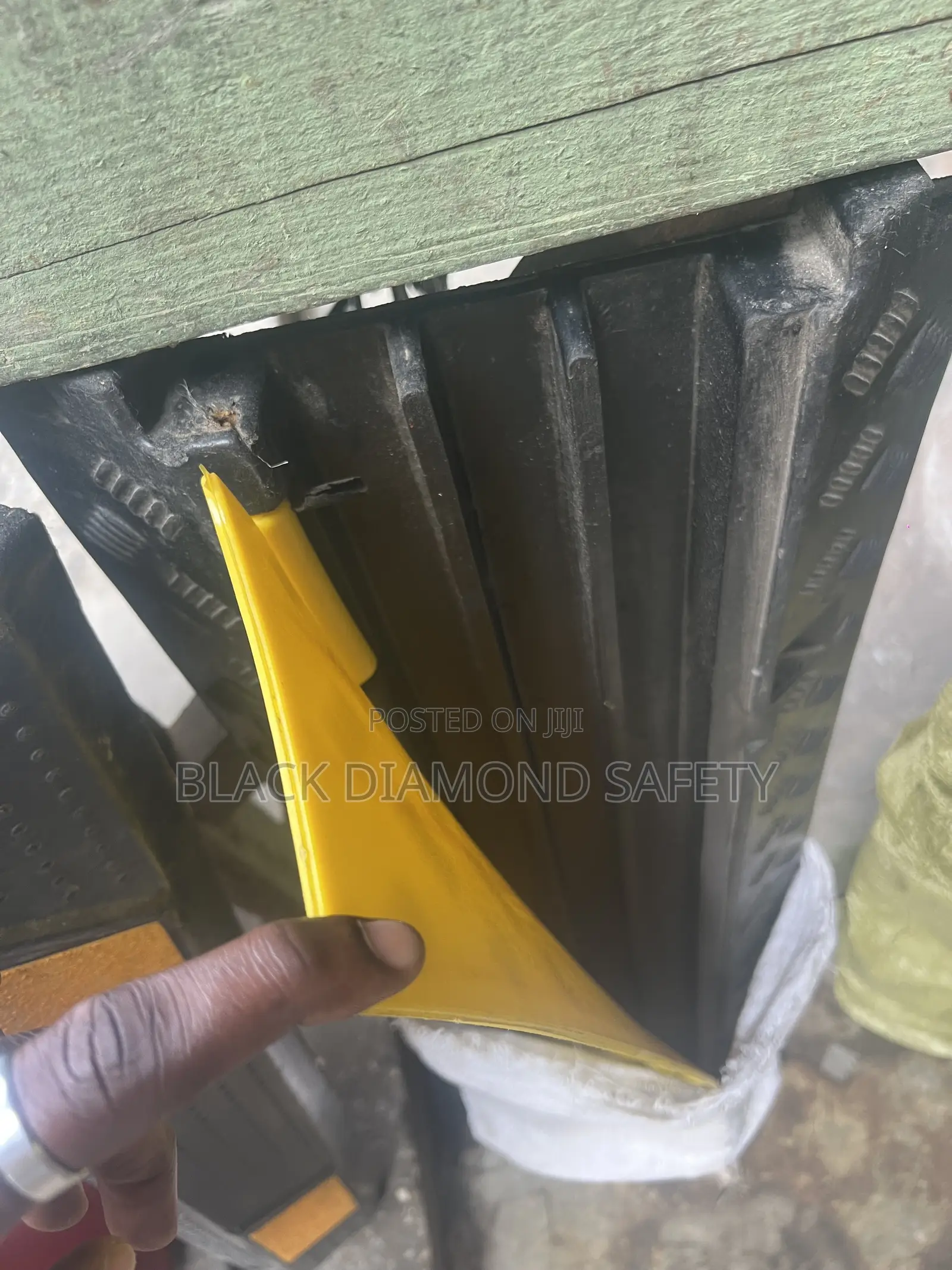 3 Channels Cable Bumps