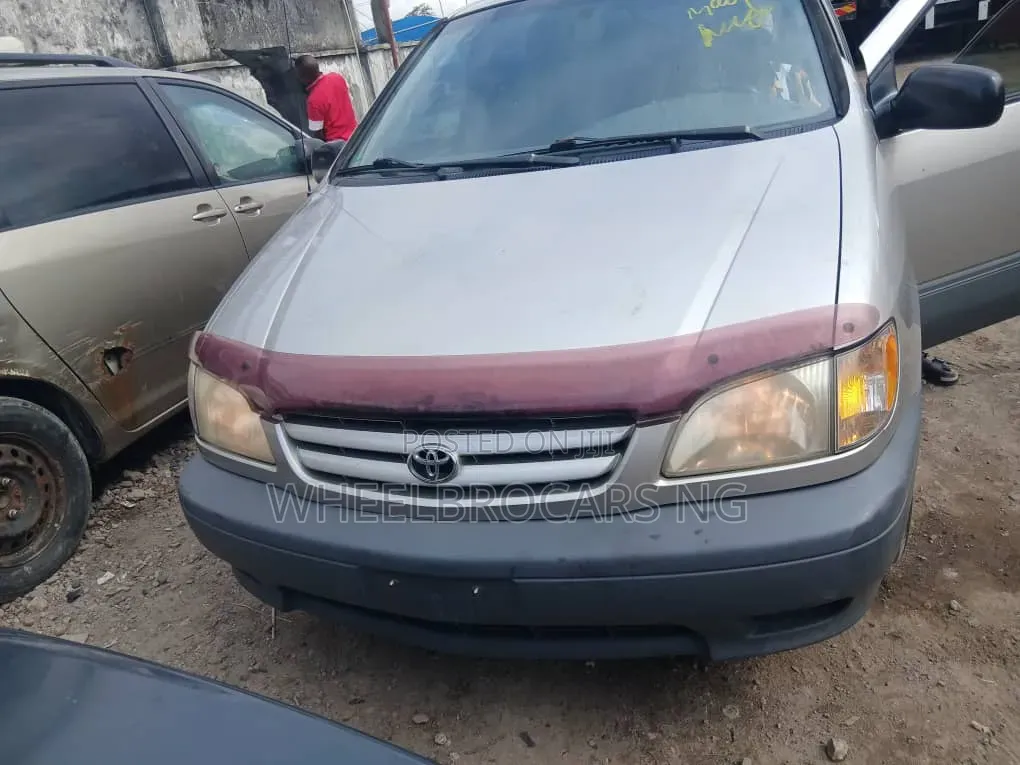 Toyota Sienna CE 2003 Silver
