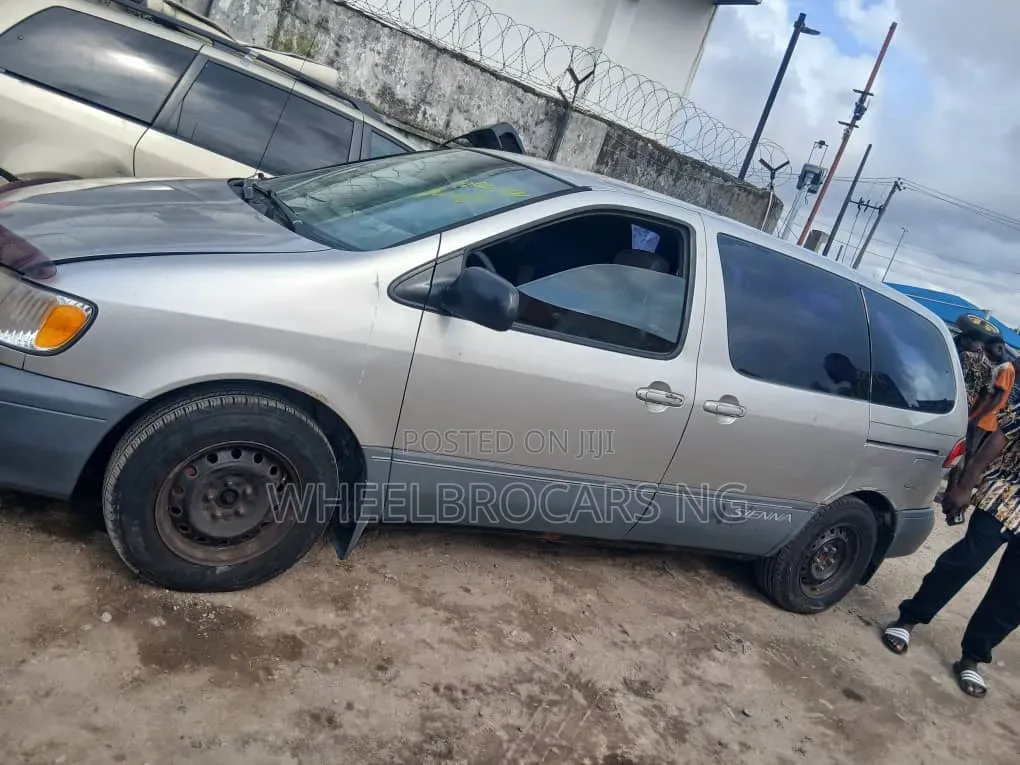 Toyota Sienna CE 2003 Silver