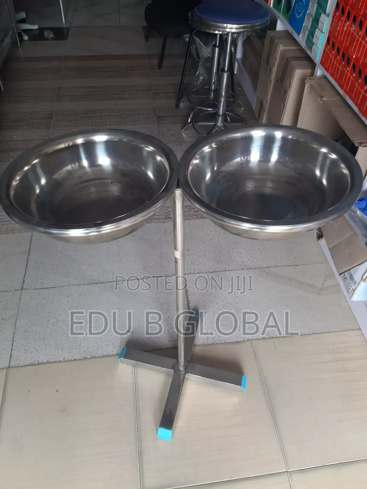 Bowl With Stand