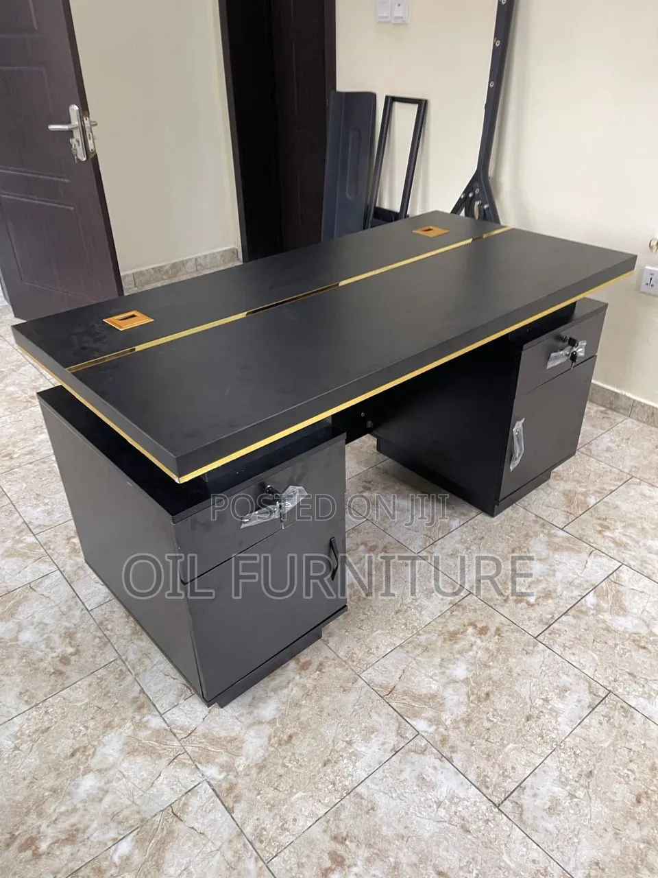 Standard Executive Black & Gold Office Desk With Side Drawer 1.4meter