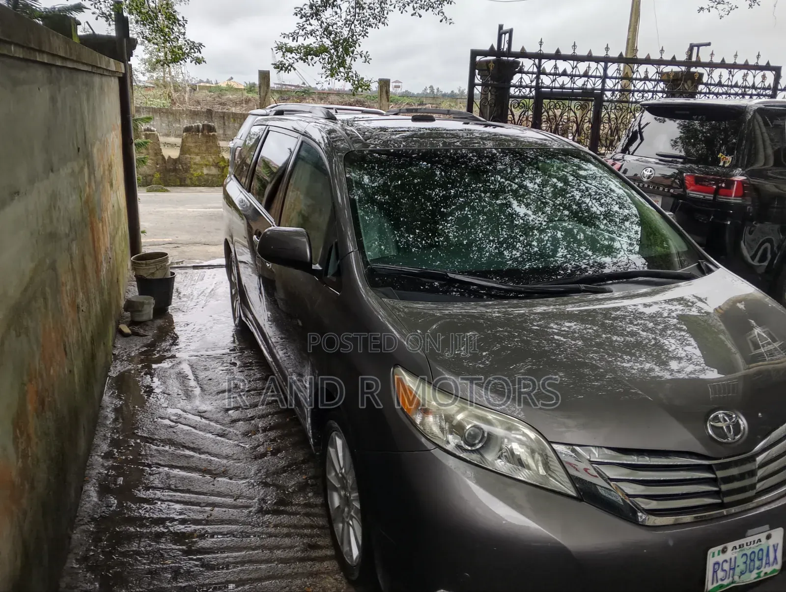 Toyota Sienna 2012 Brown