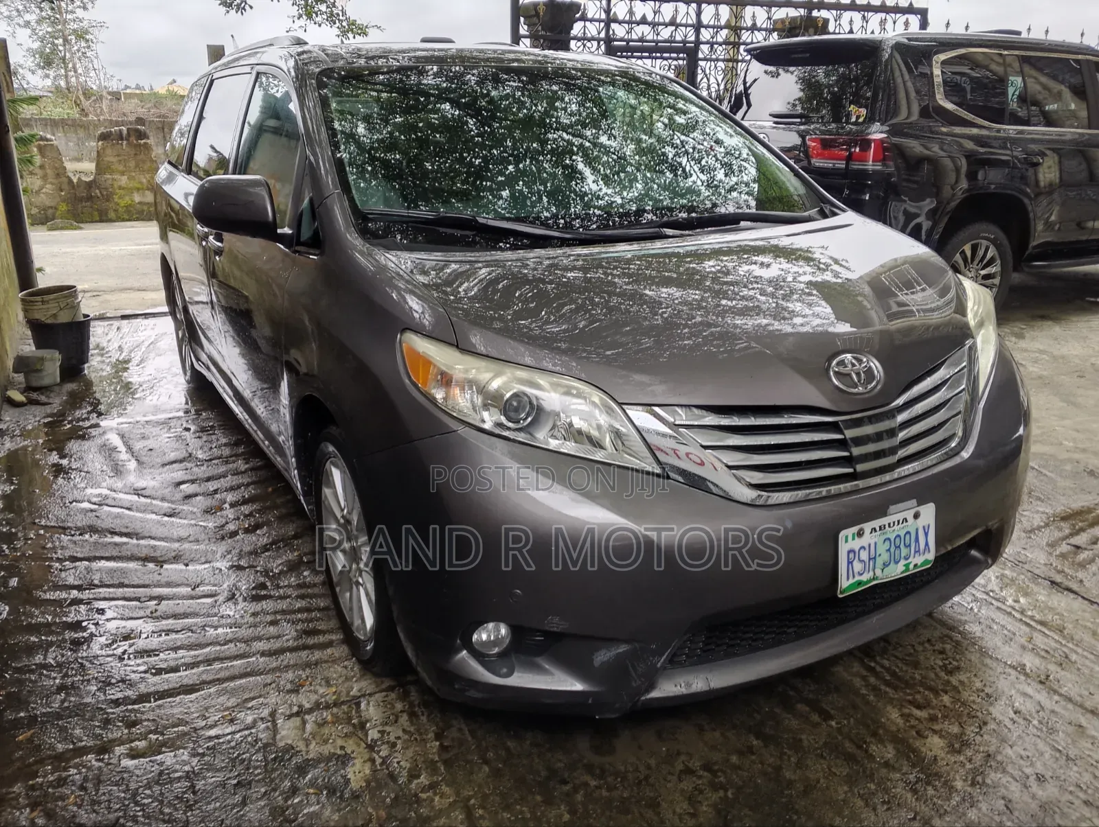 Toyota Sienna 2012 Brown