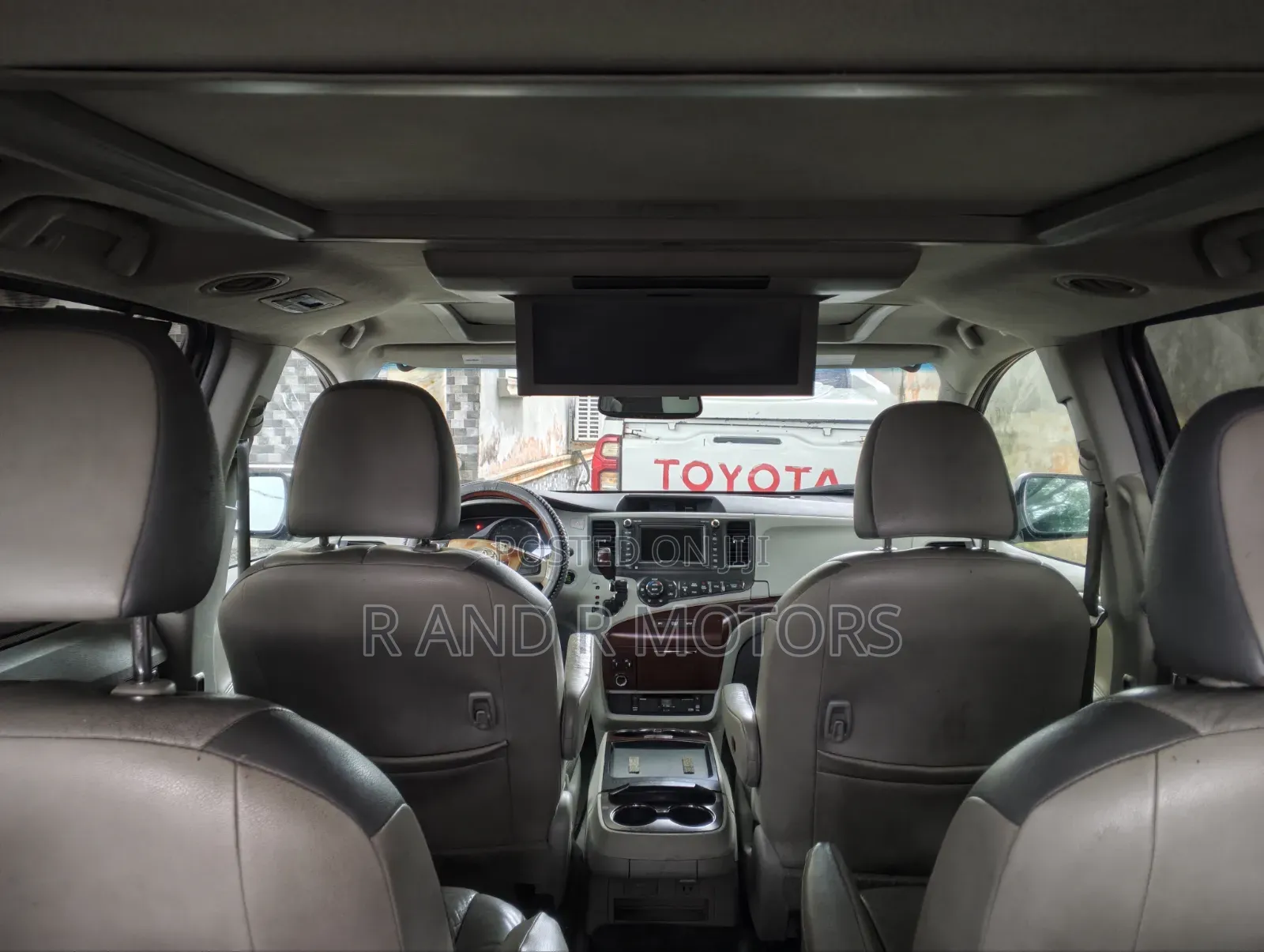 Toyota Sienna 2012 Brown