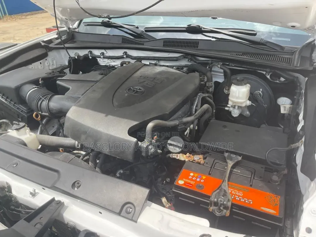 Toyota Tacoma 2022 White