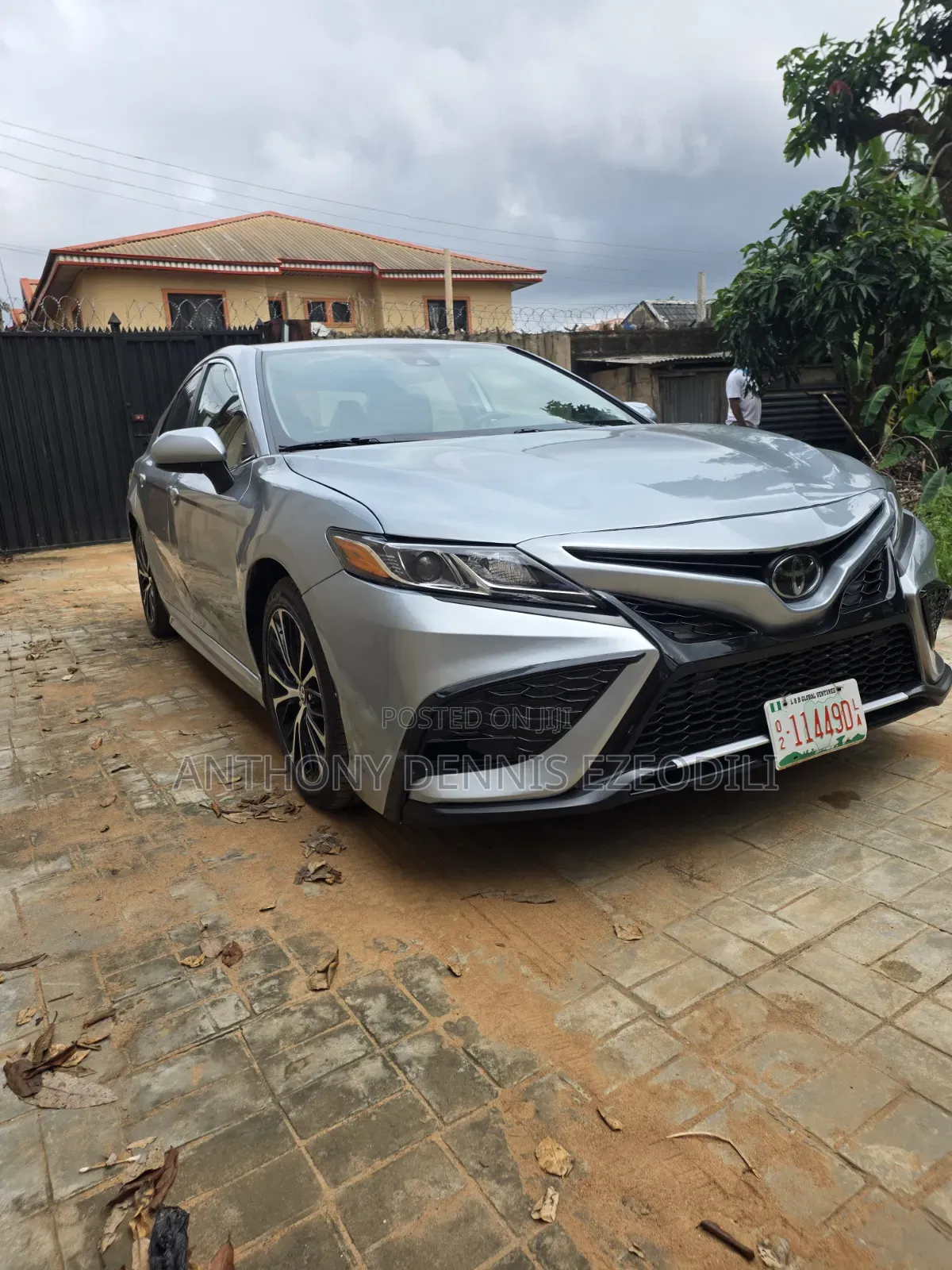 Toyota Camry SE FWD 2020 Silver