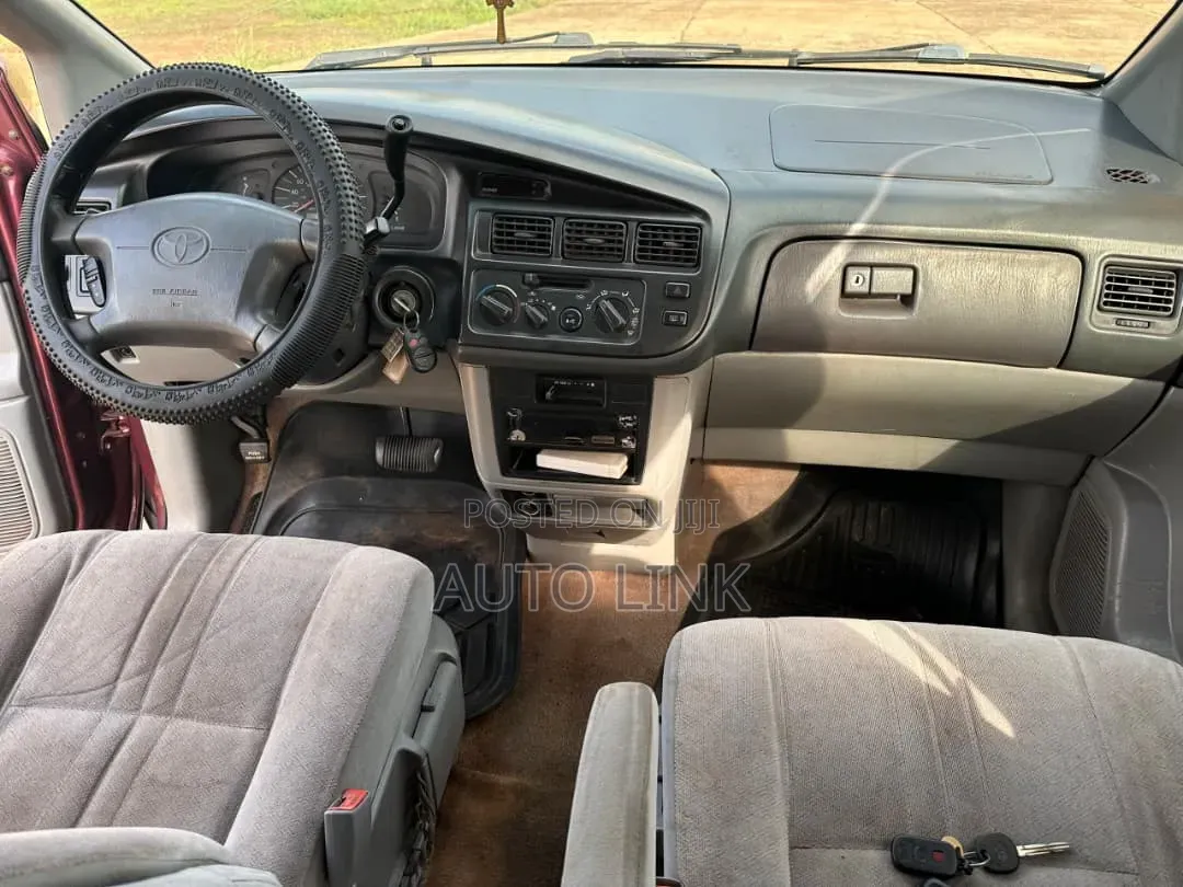 Toyota Sienna 2001 Red