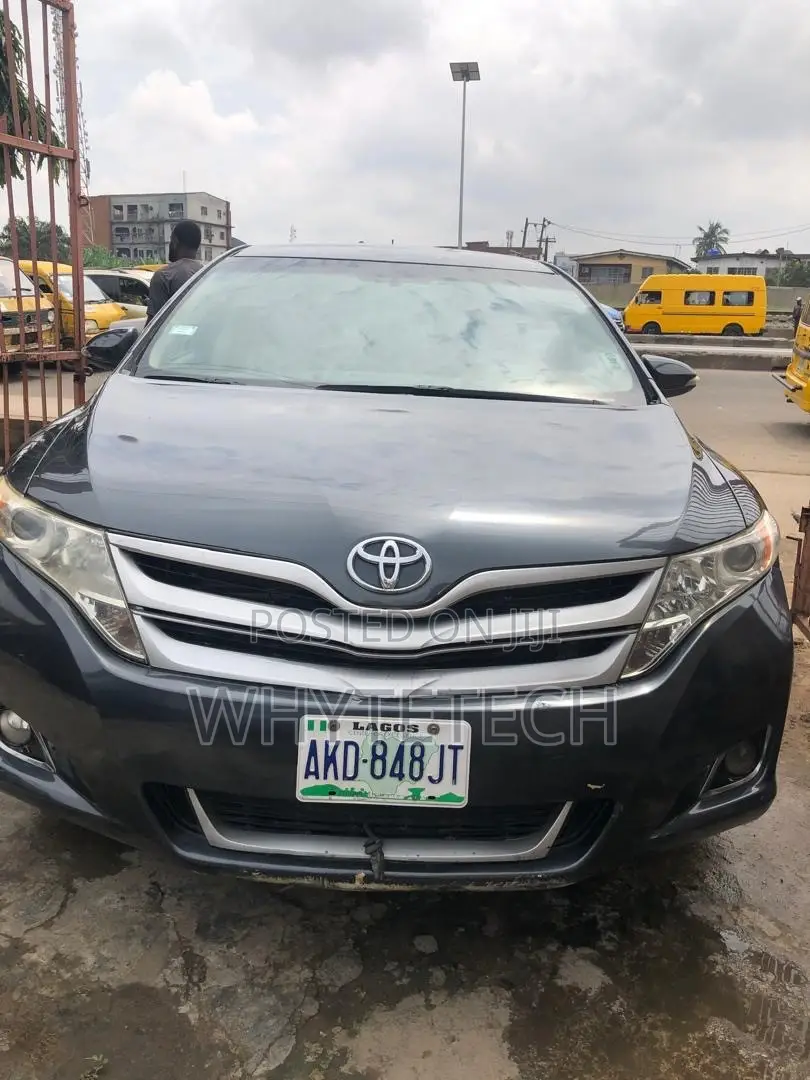 Toyota Venza AWD 2011 Gray