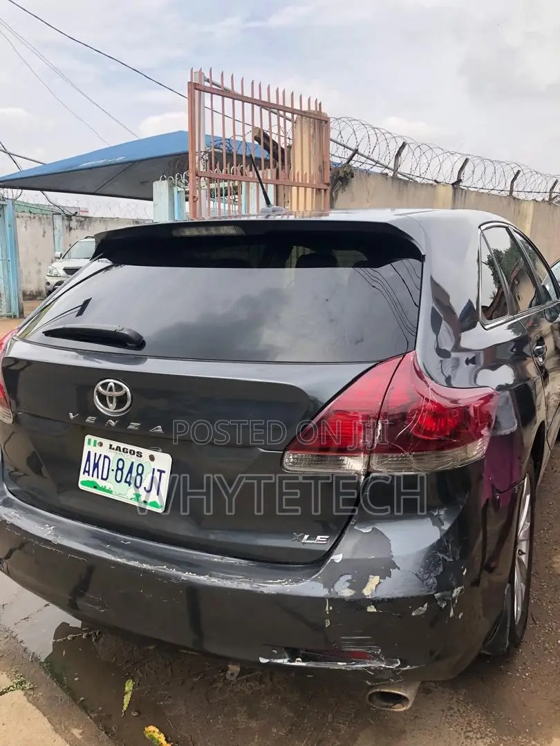 Toyota Venza AWD 2011 Gray