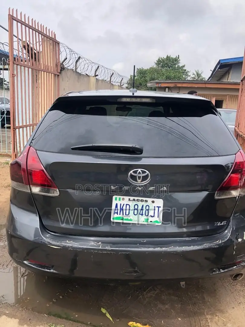 Toyota Venza AWD 2011 Gray