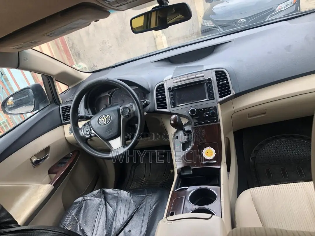 Toyota Venza AWD 2011 Gray