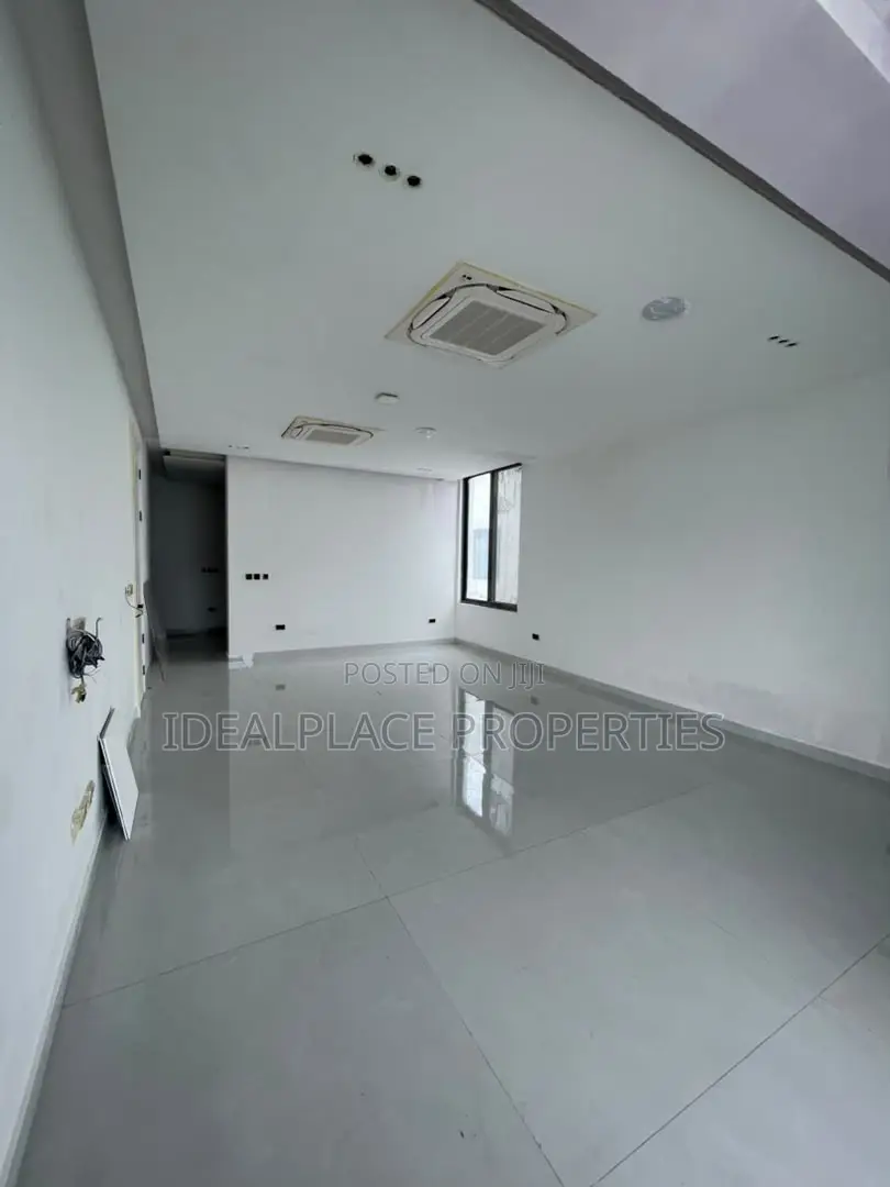5bdrm Duplex in Banana Island for sale