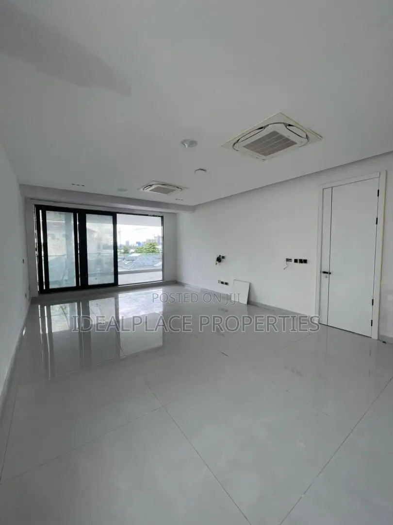 5bdrm Duplex in Banana Island for sale