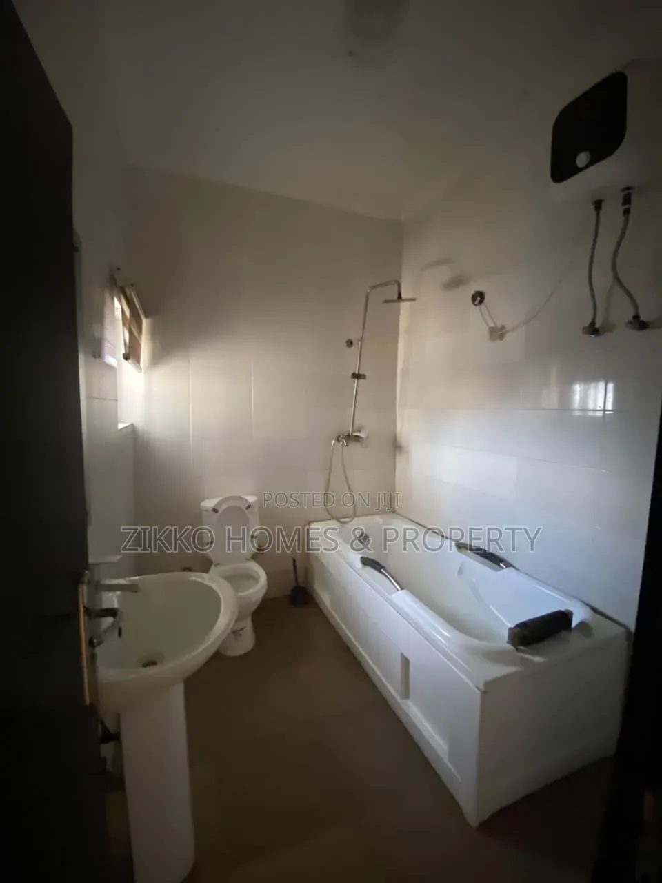 3bdrm Townhouse/Terrace in Ogidan, Sangotedo for sale