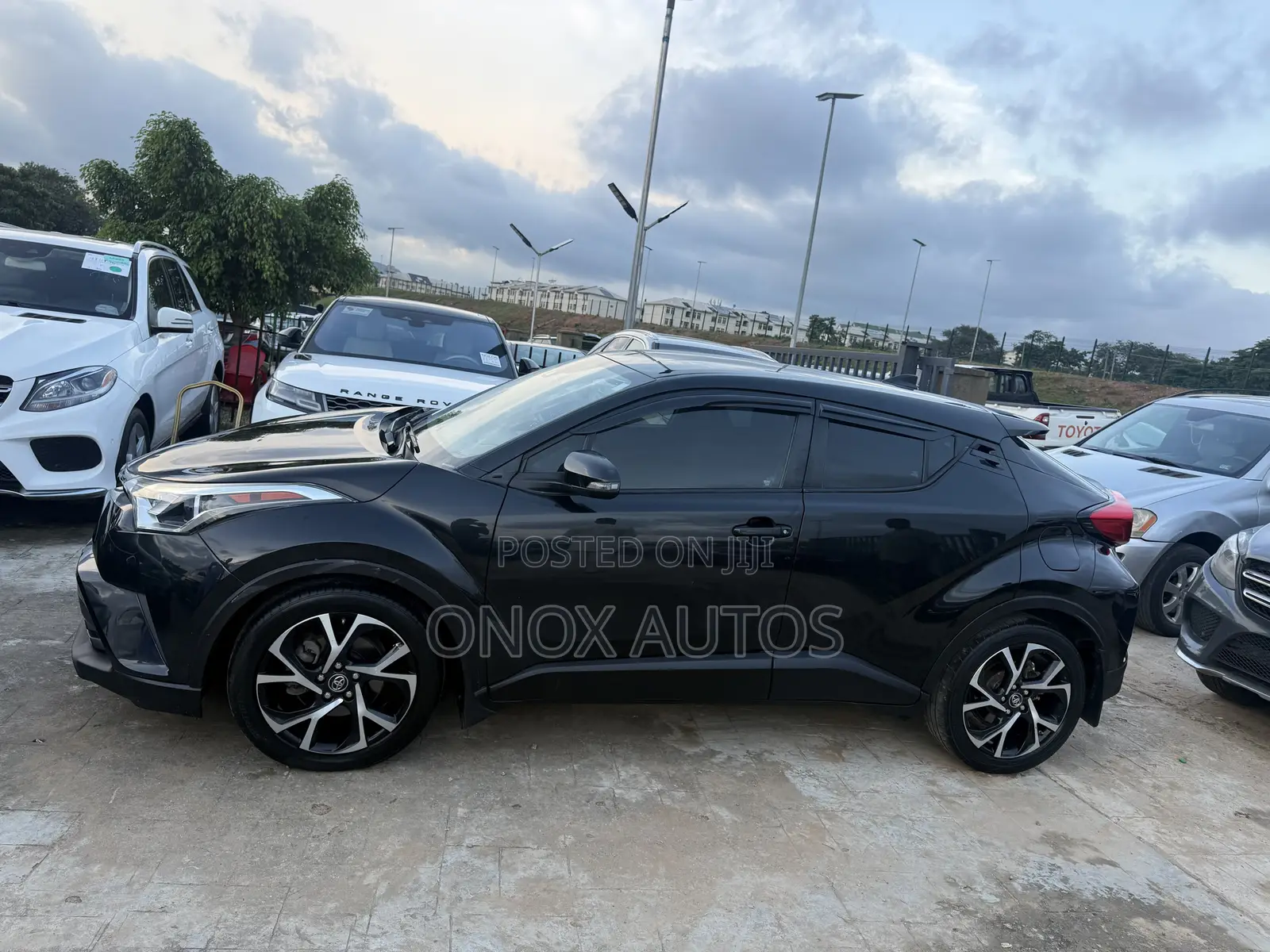 Toyota C-HR XLE Prermium FWD (2.0L 4cyl 2AM) 2018 Black
