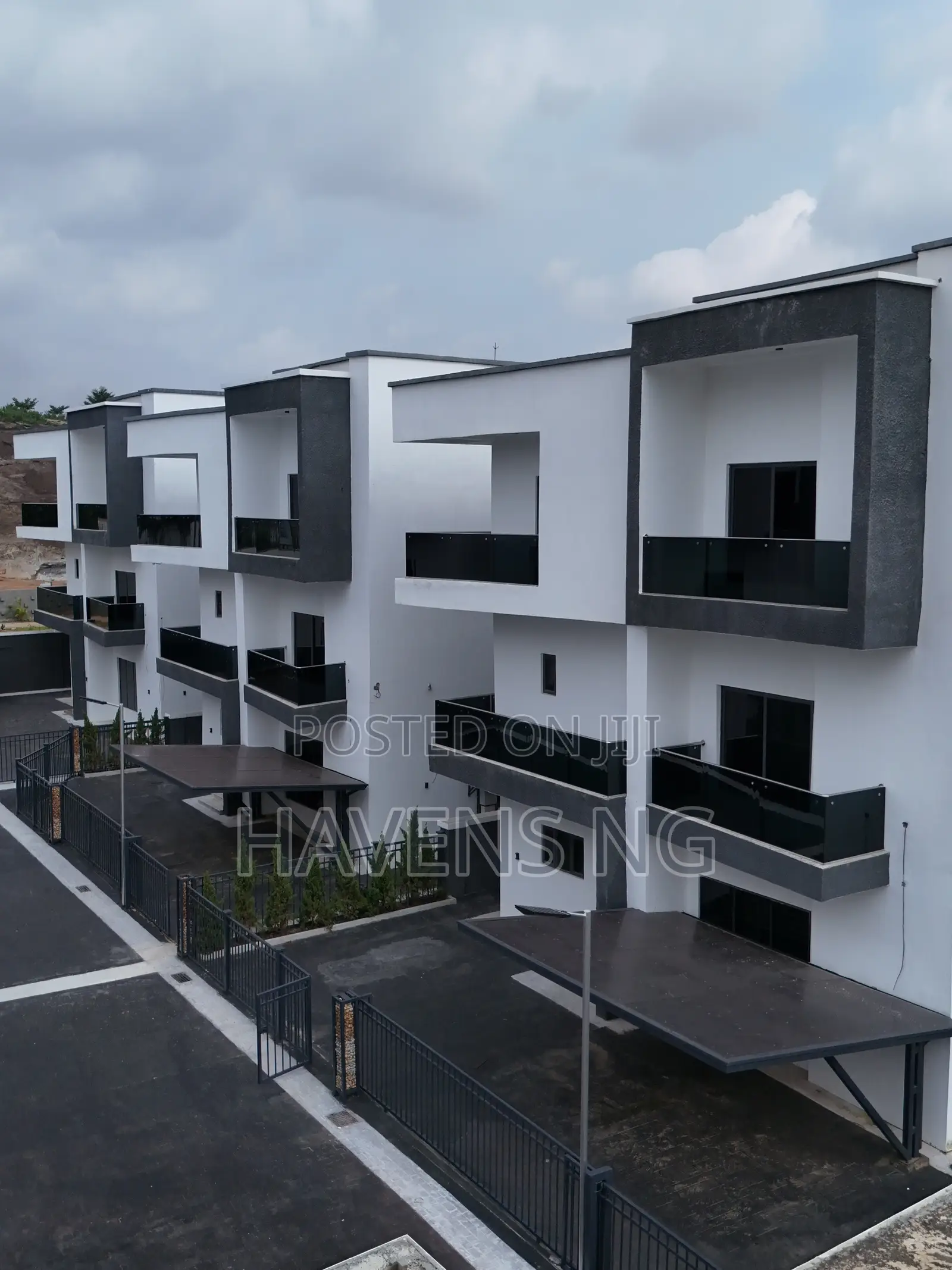 6bdrm Duplex in Katampe Extension for sale