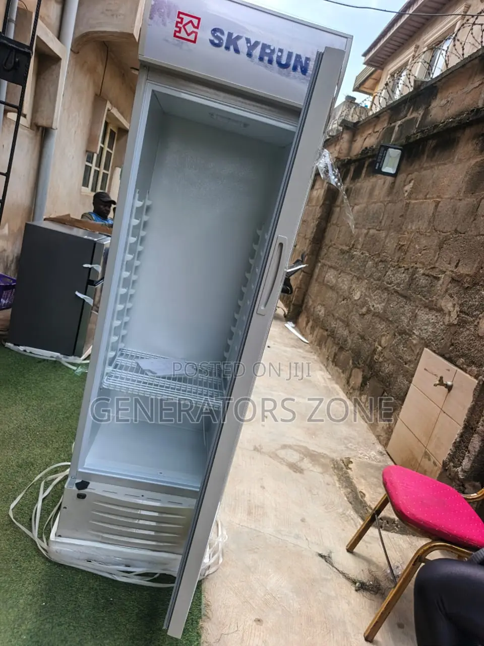 Skyrun SC-228FN Showcase Chiller 228L