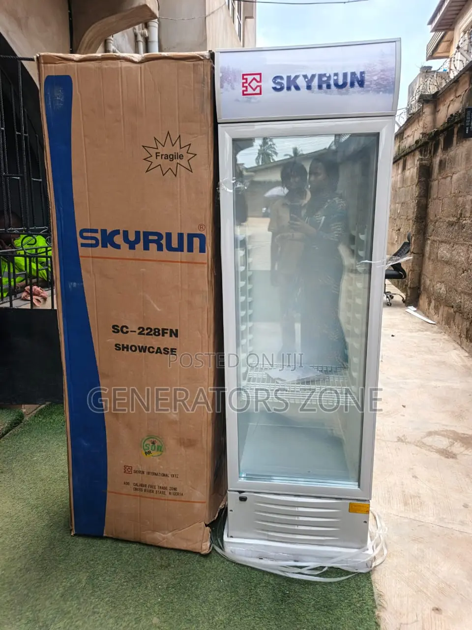 Skyrun SC-228FN 228 Litres Showcase Chiller