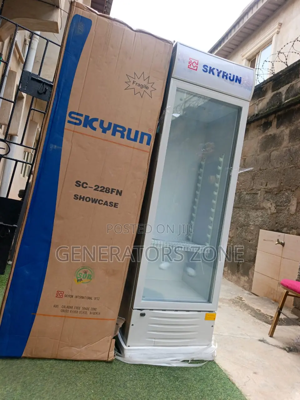 Skyrun 228L Glass Door Showcase Chiller