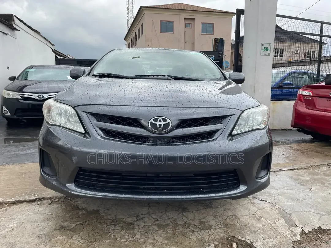 Toyota Corolla LE 4dr Sedan (1.8L 4cyl 4A) 2011 Gray