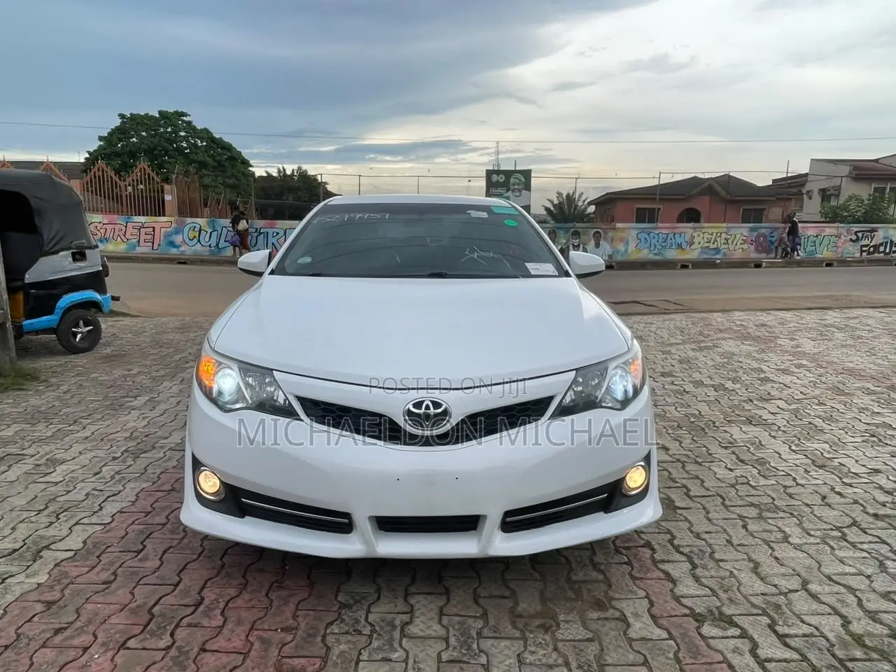 Toyota Camry SE 4dr Sedan (2.5L 4cyl 6A) 2012 White