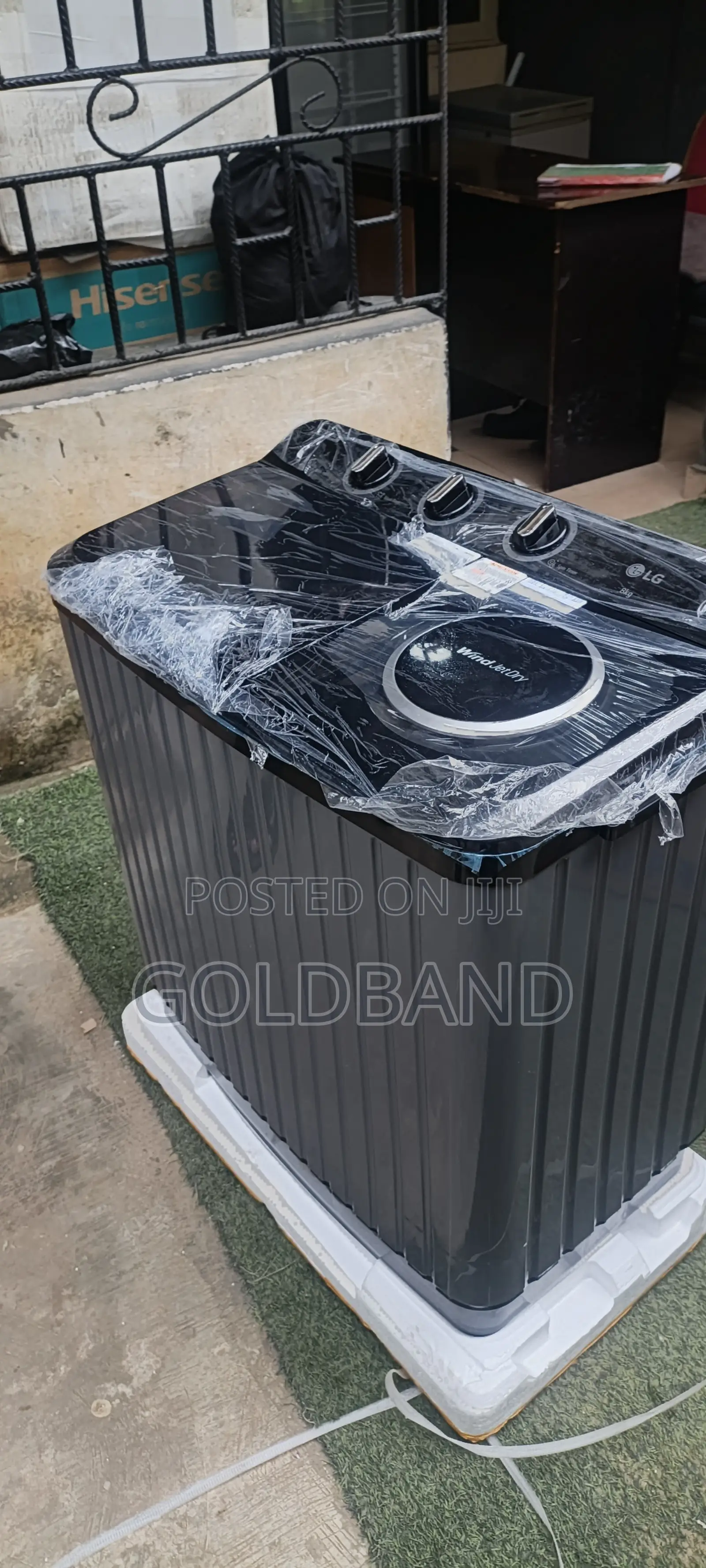 LG 8kg Manual Washer – Spacious Laundry Capacity