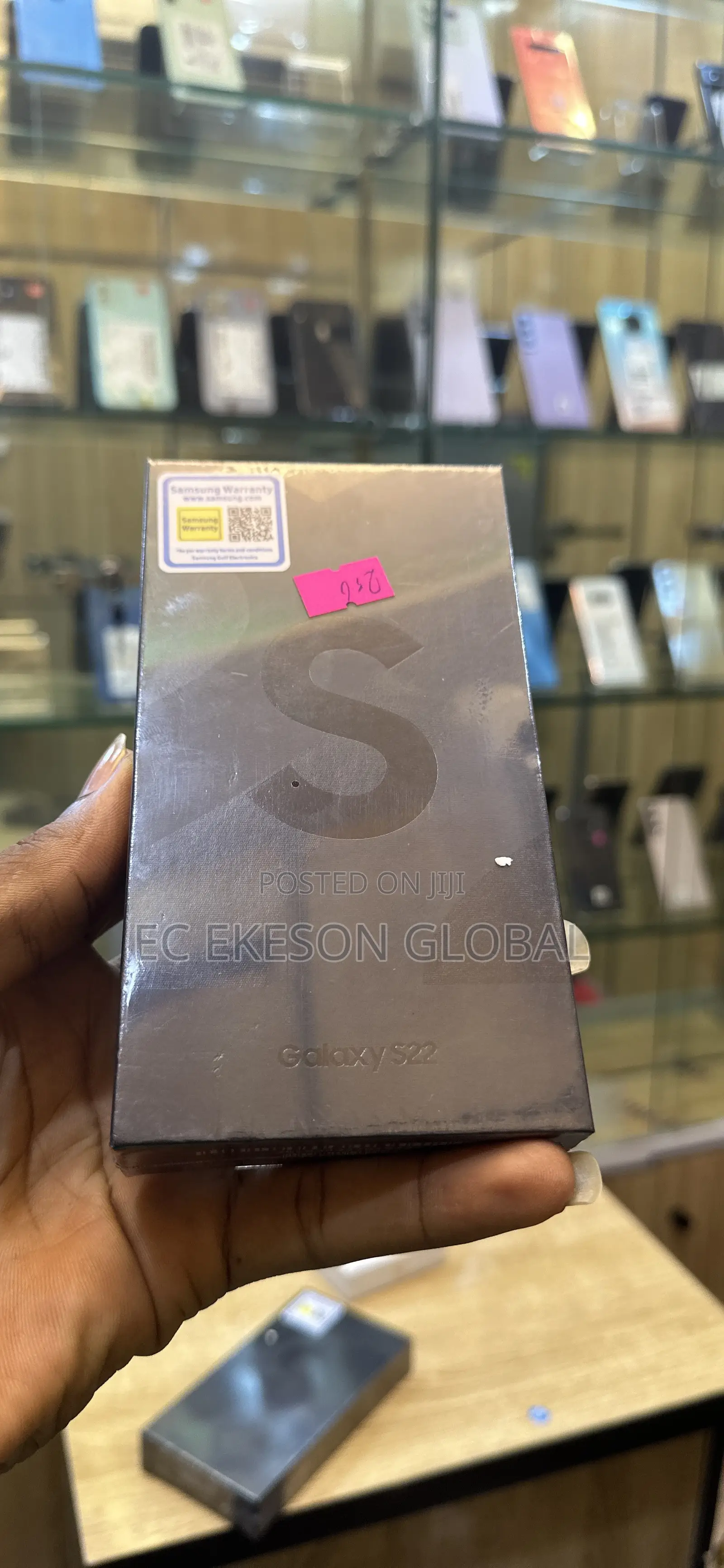 New Samsung Galaxy S22 5G 256 GB Black