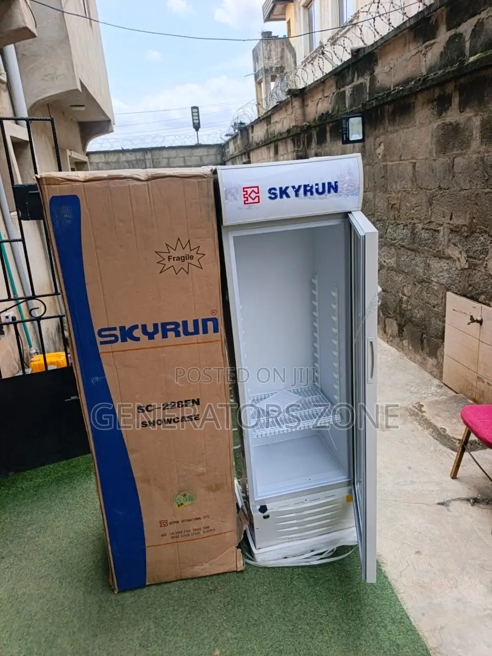 Skyrun SC-228FN Retail Showcase Chiller