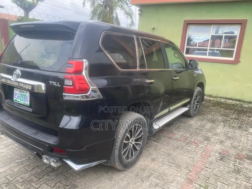 Toyota Land Cruiser Prado 2015 Black