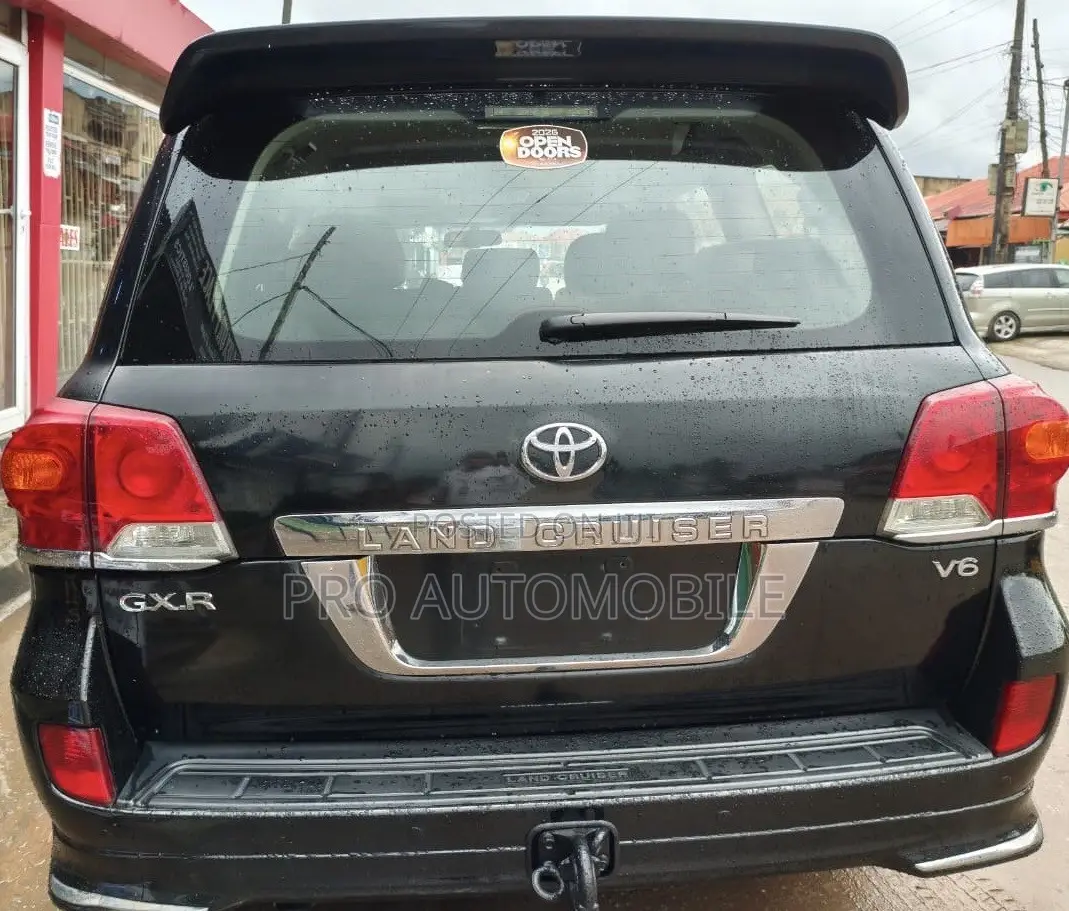 Toyota Land Cruiser 4.0 V6 GX 2015 Black