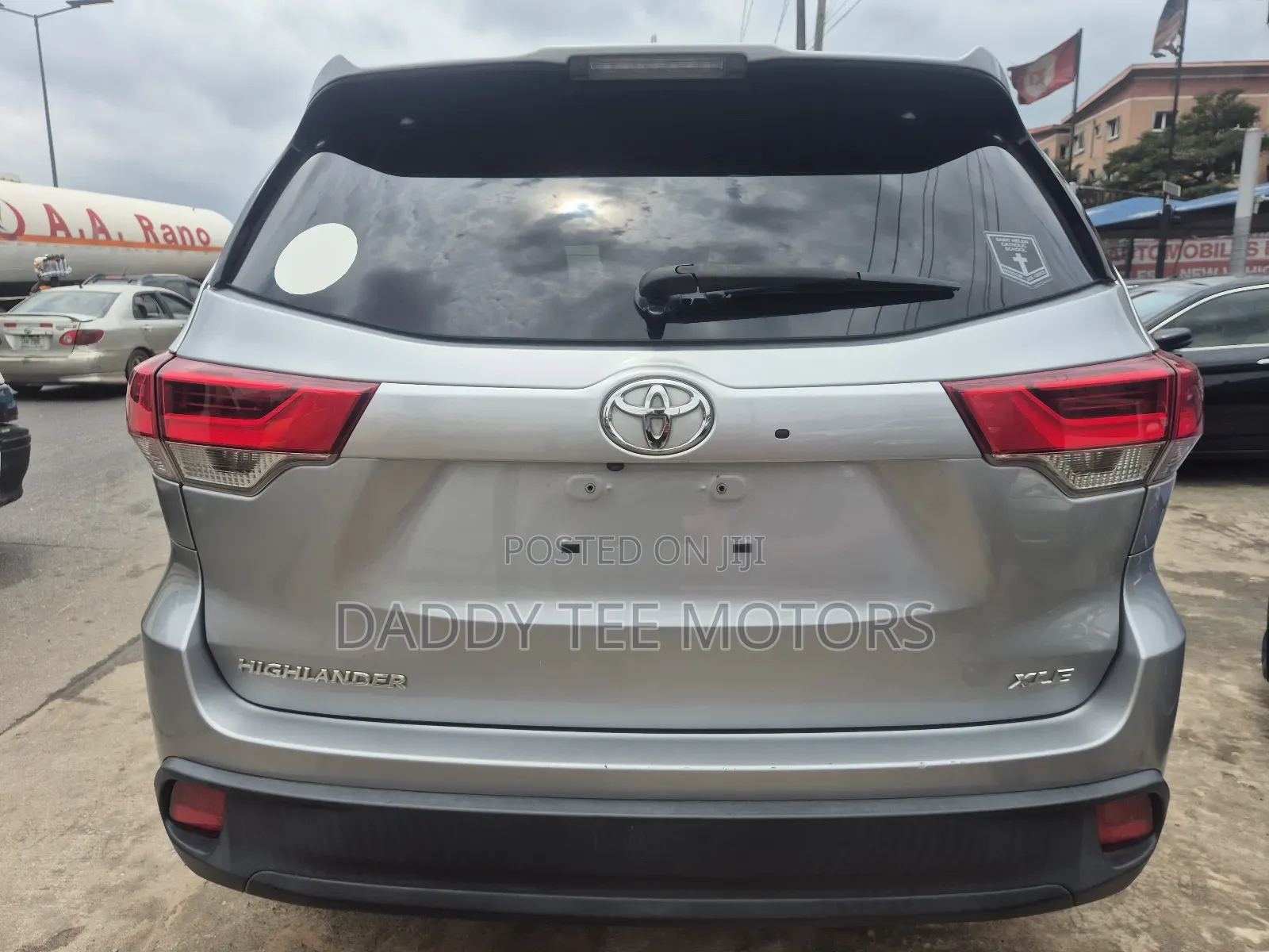 Toyota Highlander XLE 4x4 V6 (3.5L 6cyl 8A) 2018 Blue